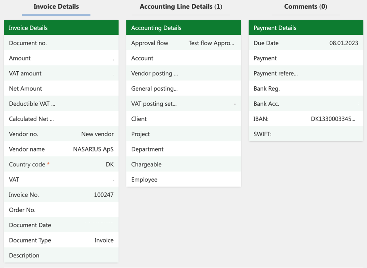 The invoice list on the left, its details on the right
